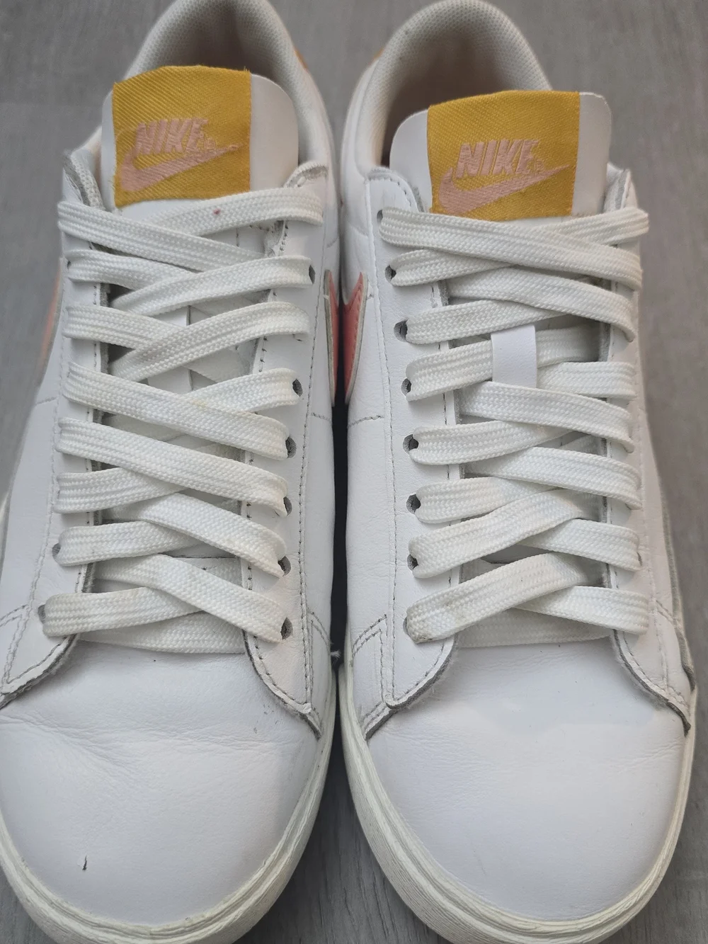 Nike Blazer Low Summit White Pink Sneaker Womens Size 6.5 AV9370-112